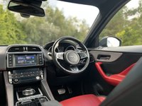 USED 2017 67 JAGUAR F-PACE 2.0 R-SPORT AWD 5d 178 BHP Panoramic Glass Roof 4X4  DAB