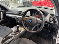 USED 2010 10 BMW 1 SERIES 2.0 118D SE 5d 141 BHP Automatic, Rain-Sensing Wipers