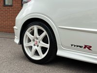 USED 2009 09 HONDA CIVIC 2.0L I-VTEC TYPE-R CHAMPIONSHIP WHITE 3d 198 BHP TOTALLY ORIGINAL