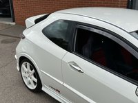 USED 2009 09 HONDA CIVIC 2.0L I-VTEC TYPE-R CHAMPIONSHIP WHITE 3d 198 BHP TOTALLY ORIGINAL