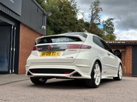 USED 2009 09 HONDA CIVIC 2.0L I-VTEC TYPE-R CHAMPIONSHIP WHITE 3d 198 BHP TOTALLY ORIGINAL