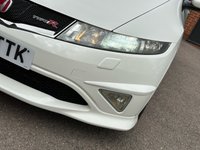 USED 2009 09 HONDA CIVIC 2.0L I-VTEC TYPE-R CHAMPIONSHIP WHITE 3d 198 BHP TOTALLY ORIGINAL
