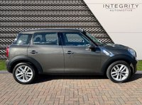 USED 2012 12 MINI COUNTRYMAN 2.0 COOPER D ALL4 5d 110 BHP SATELLITE NAVIGATION / BLUETOOTH