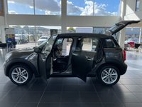 USED 2012 12 MINI COUNTRYMAN 2.0 COOPER D ALL4 5d 110 BHP SATELLITE NAVIGATION / BLUETOOTH