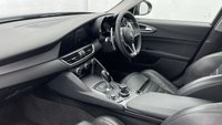 USED 2018 18 ALFA ROMEO GIULIA 2.0 TB VELOCE 4d 277 BHP GLASS PANORAMIC SUNROOF