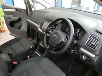 USED 2018 18 VOLKSWAGEN SHARAN 2.0 SE NAV TDI BLUEMOTION TECHNOLOGY 5d 148 BHP 7 SEAT SAT NAV PARKING SENSORS LOW MILEAGE 6 MONTHS GOLD WARRANTY