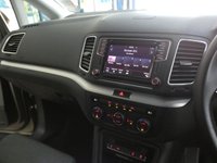 USED 2018 18 VOLKSWAGEN SHARAN 2.0 SE NAV TDI BLUEMOTION TECHNOLOGY 5d 148 BHP 7 SEAT SAT NAV PARKING SENSORS LOW MILEAGE 6 MONTHS GOLD WARRANTY