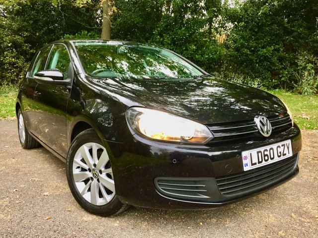 2010 60 Volkswagen Golf 1.4 SE TSI 5d 121 BHP 1 RETIRED OWNER // ONLY 49,900 MILES // SATNAV//X11 AIRBAGS//FRONT AND REAR PARK SENSORS//GREAT SERVICE HISTORY //ULEZ COMPLIANT//JUST SERVICED WITH NEW FRONT DISCS AND BRAKE PADS