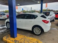 USED 2015 P VAUXHALL ASTRA 1.4 EXCITE 5d 98 BHP 