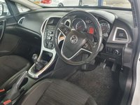 USED 2015 P VAUXHALL ASTRA 1.4 EXCITE 5d 98 BHP 
