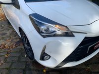 USED 2018 18 TOYOTA YARIS 1.5 VVT-I ICON TECH 5d 110 BHP 2018 TOYOTA YARIS 1.5 ICON TECH - SAT NAV - CRUISE CONTROL - LANE ASSIST - 1 FORMER KEEPER - FULL SERVICE HISTORY - REAR REVERSING CAMERA - IDEAL 1ST CAR - LOW INSURANCE GROUP