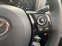 USED 2018 18 TOYOTA YARIS 1.5 VVT-I ICON TECH 5d 110 BHP 2018 TOYOTA YARIS 1.5 ICON TECH - SAT NAV - CRUISE CONTROL - LANE ASSIST - 1 FORMER KEEPER - FULL SERVICE HISTORY - REAR REVERSING CAMERA - IDEAL 1ST CAR - LOW INSURANCE GROUP