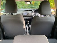 USED 2018 18 TOYOTA YARIS 1.5 VVT-I ICON TECH 5d 110 BHP 2018 TOYOTA YARIS 1.5 ICON TECH - SAT NAV - CRUISE CONTROL - LANE ASSIST - 1 FORMER KEEPER - FULL SERVICE HISTORY - REAR REVERSING CAMERA - IDEAL 1ST CAR - LOW INSURANCE GROUP
