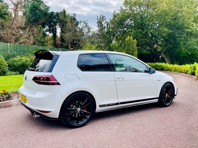 View our VOLKSWAGEN GOLF