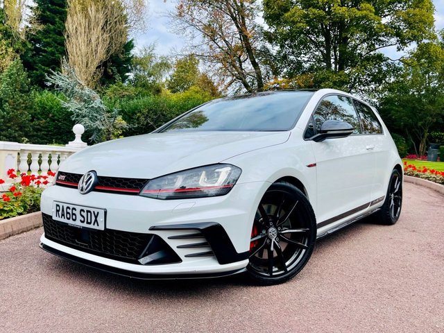 2017 66 Volkswagen Golf 2.0 GTI CLUBSPORT EDITION 40 3d 261 BHP