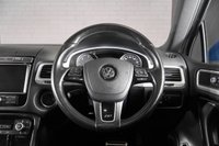 USED 2017 17 VOLKSWAGEN TOUAREG 3.0 V6 R-LINE PLUS TDI BLUEMOTION TECHNOLOGY 5d 259 BHP +HEATED SEATS AND STEERING WHEEL+