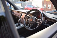 USED 2018 18 PORSCHE MACAN 2.0 PDK 5d 248 BHP BOSE / 20" RS ALLOYS / PDLS