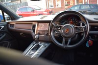 USED 2018 18 PORSCHE MACAN 2.0 PDK 5d 248 BHP BOSE / 20" RS ALLOYS / PDLS