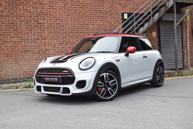 2017 17 MINI Hatch John Cooper Works 2.0 JOHN COOPER WORKS 3d 228 BHP