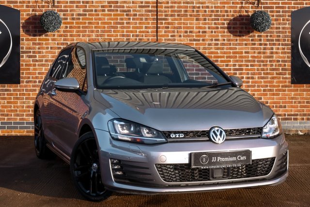 View our VOLKSWAGEN GOLF