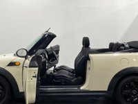 USED 2010 10 MINI CONVERTIBLE 1.6 COOPER 2d 122 BHP 