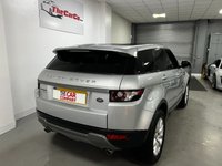 USED 2015 15 LAND ROVER RANGE ROVER EVOQUE 2.2 SD4 PURE TECH 5d 190 BHP * NAV * LEATHER * 18" ALLOYS * PAN ROOF * PRIVACY * CLIMATE *