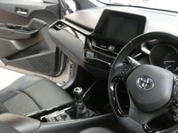 USED 2019 TOYOTA CHR 1.2 EXCEL 5d 114 BHP SAT NAV LEATHER HEATED SEATS 1 OWNER SERVICE HISTORY 10 YR TOYOTA WARRANTY TILL 2029