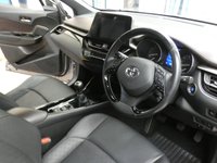 USED 2019 TOYOTA CHR 1.2 EXCEL 5d 114 BHP SAT NAV LEATHER HEATED SEATS 1 OWNER SERVICE HISTORY 10 YR TOYOTA WARRANTY TILL 2029