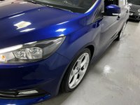 USED 2015 64 FORD FOCUS 2.0 ST-2 TDCI 5d 183 BHP * HALF LEATHER * 18" ALLOYS *  PRIVACY * CLIMATE * BLUETOOTH * ONLY &pound;20 A YEAR ROAD TAX *