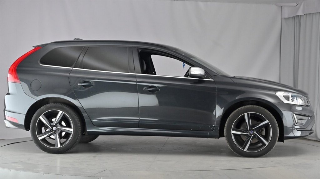 USED 2015 15 VOLVO XC60 2.0 D4 R-DESIGN NAV 5d 188 BHP FRONT & REAR PARKING SENSORS