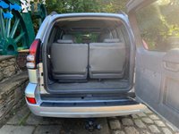 USED 2005 55 TOYOTA LAND CRUISER 3.0 LC4 8-SEATS D-4D 5d 164 BHP TOYOTA LANDCRUISER 3.0 D4D TURBO DIESEL - AUTOMATIC - SUV - 4X4 - 8 SEATER - FULL GREY LEATHER - TOW PACK - LOTS OF HISTORY - LONG MOT - CRUISE - CLIMATE - SATELLITE NAVIGATION
