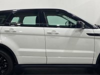USED 2016 16 LAND ROVER RANGE ROVER EVOQUE 2.0 TD4 HSE DYNAMIC 5d 177 BHP Striking Fuji white, black pack, full black / red leather,  navigation media