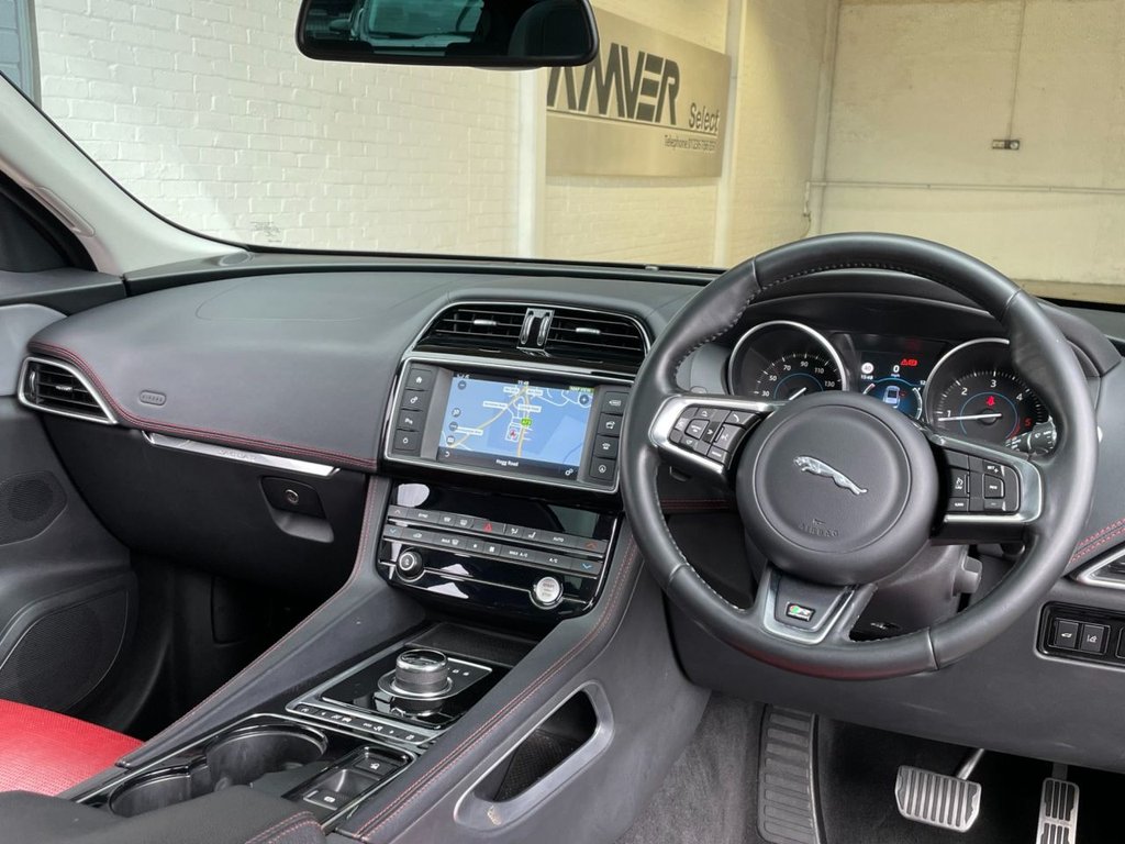 USED 2016 16 JAGUAR F-PACE 2.0 R-SPORT AWD 5d 178 BHP 