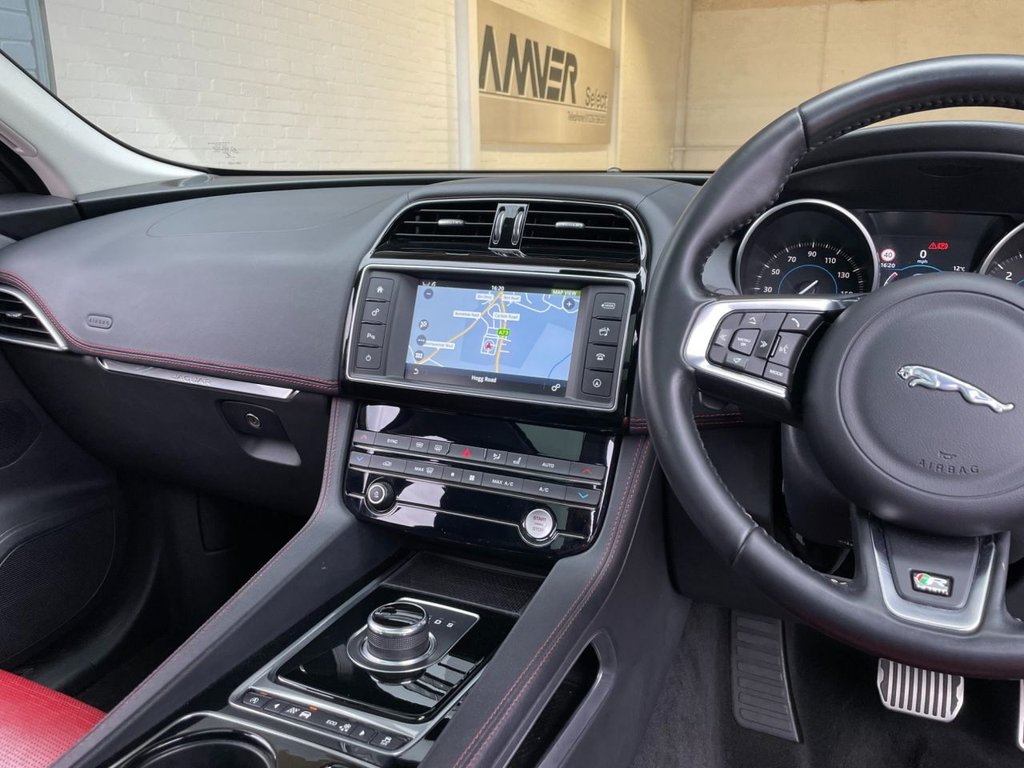 USED 2016 16 JAGUAR F-PACE 2.0 R-SPORT AWD 5d 178 BHP 