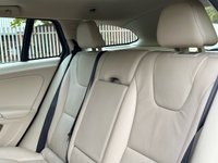 USED 2012 62 VOLVO V60 2.4 D5 SE LUX NAV 5d 212 BHP 