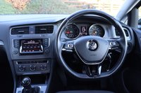 USED 2013 63 VOLKSWAGEN GOLF 1.6 SE TDI BLUEMOTION TECHNOLOGY 5d 103 BHP 