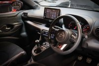 USED 2021 21 TOYOTA YARIS 1.6 GR-Y CIRCUIT 3d 257 BHP STUNNING IN PRECIOUS BLACK WITH ARUM GOLD WHEELS, CAMERA, CARPLAY/ANDROID - WARRANTY UNTIL 2024!