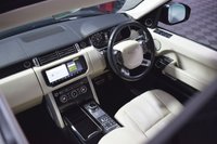 USED 2017 17 LAND ROVER RANGE ROVER 3.0 TDV6 VOGUE 5d 255 BHP PAN ROOF / LOW MILES / 21 INCH