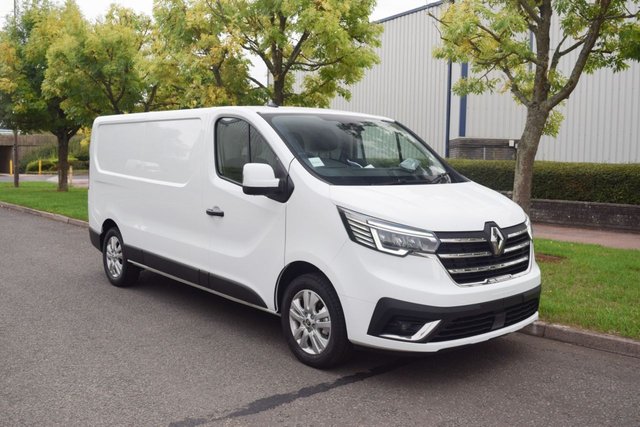 2022 72 Renault Trafic 2.0 dCi Blue 30 Sport LWB Euro 6 (s/s) 5dr