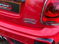 USED 2016 66 MINI HATCH COOPER 2.0 COOPER S 5d 189 BHP 2016/66reg MINI COOPER 'S' 5DR 2.0 6SPD MANUAL - HUGE SPECIFICATION ALMOST &pound;9000.00 OF ADDITIONAL SPEC (SEE LIST) - 2 FORMER KEEPERS - FULL SERVICE HISTORY - SATELLITE NAVIGATION  - JOHN COOPER WORKS CHILLI PACK