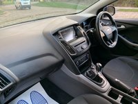 USED 2016 16 FORD FOCUS 1.0 ZETEC 5d 124 BHP ZETEC 1.0 ECO-BOOST TURBO - SATELLITE NAVIGATION - &pound;20 ROAD TAX 12 MONTHS - 3 FORMER KEEPERS - 16 INCH BRIGHT SILVER ALLOYS
