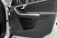 USED 2017 17 VOLVO XC60 2.4 D5 R-DESIGN LUX NAV AWD 5d 217 BHP +PRIVACYGLASS+HEATEDSEATS+BLUETOOT+