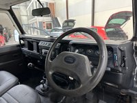 USED 2004 54 LAND ROVER DEFENDER 2.5 90 HARD-TOP TD5 120 BHP New MOT, Immaculate Condition
