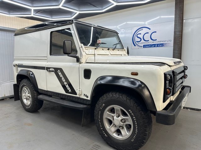 2004 54 Land Rover Defender 2.5 90 HARD-TOP TD5 120 BHP