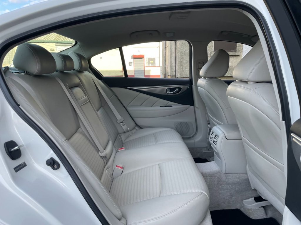 USED 2015 15 INFINITI Q50 3.5 S HYBRID AWD 4d 359 BHP 