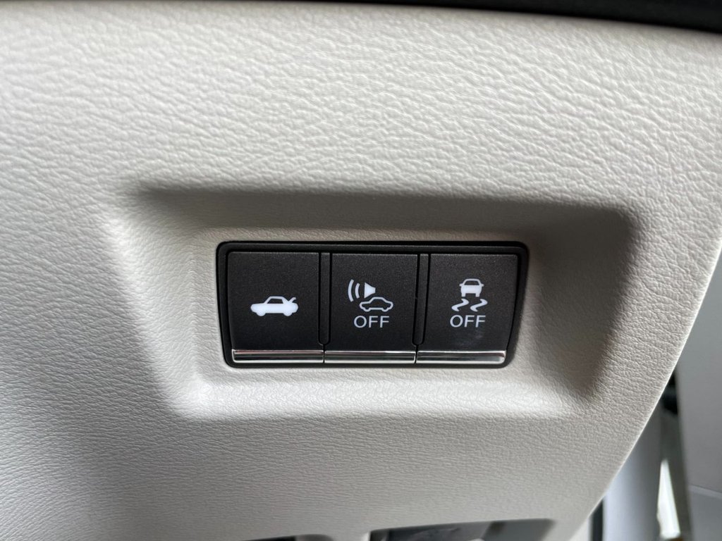 USED 2015 15 INFINITI Q50 3.5 S HYBRID AWD 4d 359 BHP 
