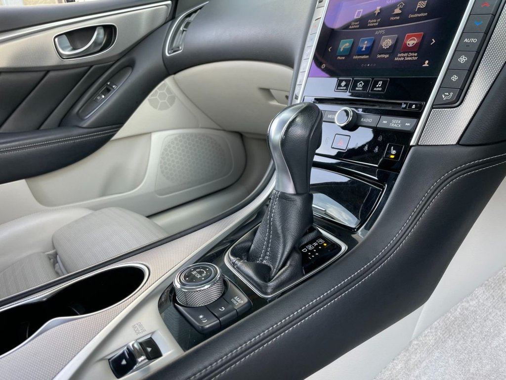 USED 2015 15 INFINITI Q50 3.5 S HYBRID AWD 4d 359 BHP 