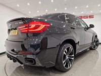USED 2016 16 BMW X6 3.0 M50D (381 PS) AUTO XDRIVE ( EURO 6 ) S/S 5DR + M PERFORMANCE BODY KIT + PRO NAV + E/M/HEATED SPORTS LEATHERS + HEAD UP + HARMAN KARDON + SOFT DOOR CLOSURE + MEDIA + CRUISE + PRIVACY + R/CAMERA + F-R PARK + 20S + XENON - LED + E/BOOT 20S+SOFT CLOSE+XENON+TINTS+LEATHER+HEAD UP+NAV+CRUISE