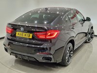 USED 2016 16 BMW X6 3.0 M50D (381 PS) AUTO XDRIVE ( EURO 6 ) S/S 5DR + M PERFORMANCE BODY KIT + PRO NAV + E/M/HEATED SPORTS LEATHERS + HEAD UP + HARMAN KARDON + SOFT DOOR CLOSURE + MEDIA + CRUISE + PRIVACY + R/CAMERA + F-R PARK + 20S + XENON - LED + E/BOOT 20S+SOFT CLOSE+XENON+TINTS+LEATHER+HEAD UP+NAV+CRUISE