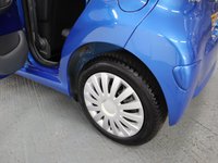 USED 2010 TOYOTA AYGO 1.0 VVT-i Blue 5dr MMT GREAT LOW MILEAGE SMALL CAR THATS CHEAP TO RUN AND LOW INSURANCE GROUP RATINGS